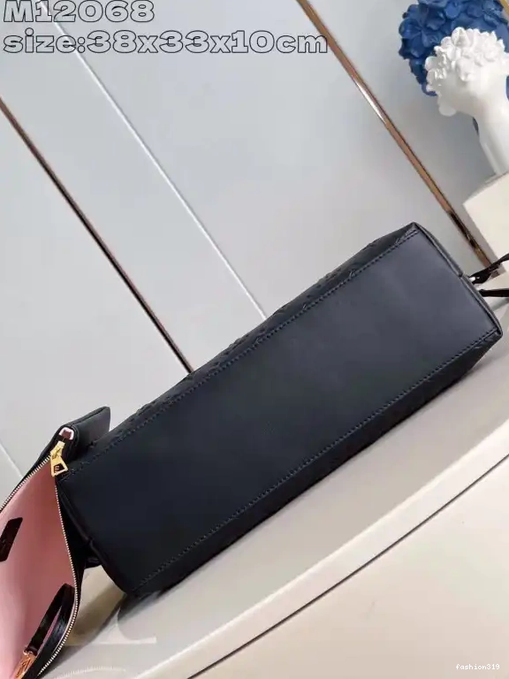 LOUIS HOBO MM VUITTON COUSSIN 0414